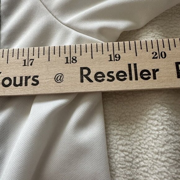 Women's Nike Performance Center Swoosh T Shirt XL White Grey Vent Short Sleeve - Picture 5 of 8